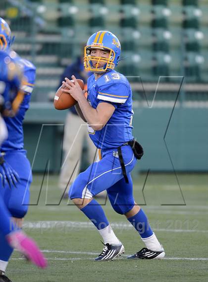 Thumbnail 1 in Maine-Endwell vs. Alden (NYSPHSAA Class B Semifinal) photogallery.