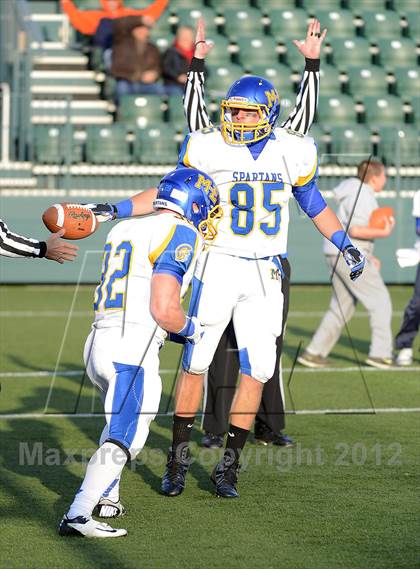 Thumbnail 1 in Maine-Endwell vs. Alden (NYSPHSAA Class B Semifinal) photogallery.