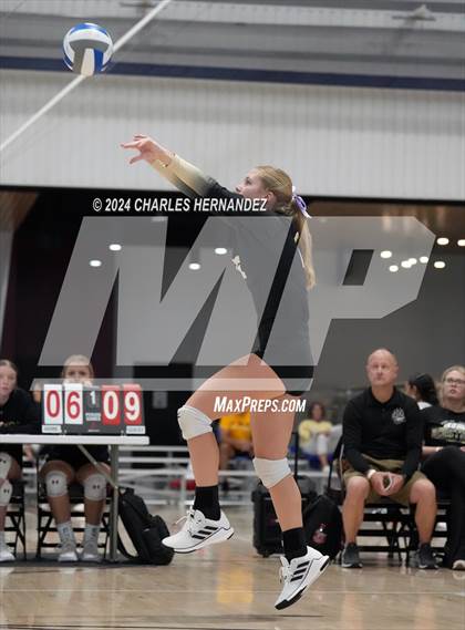 Thumbnail 3 in Riesel vs. Round Top-Carmine (Legends Invitational) photogallery.
