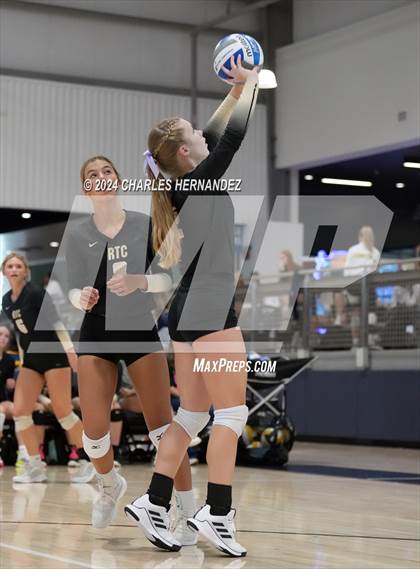 Thumbnail 2 in Riesel vs. Round Top-Carmine (Legends Invitational) photogallery.