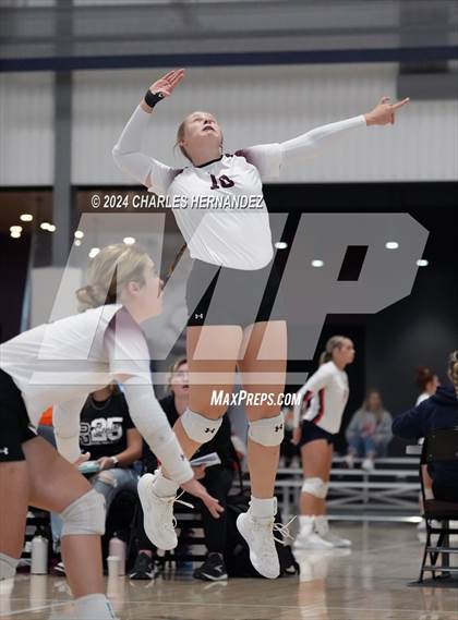 Thumbnail 3 in Riesel vs. Round Top-Carmine (Legends Invitational) photogallery.