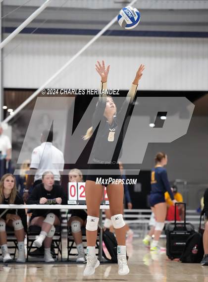 Thumbnail 1 in Riesel vs. Round Top-Carmine (Legends Invitational) photogallery.
