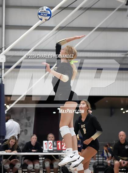 Thumbnail 3 in Riesel vs. Round Top-Carmine (Legends Invitational) photogallery.
