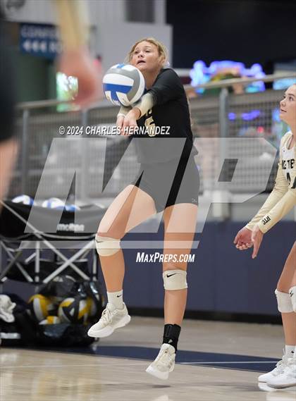 Thumbnail 3 in Riesel vs. Round Top-Carmine (Legends Invitational) photogallery.