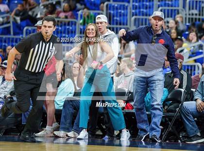 Thumbnail 2 in Fairfield vs. Jim Ned (UIL 3A Basketball Division I Final) photogallery.
