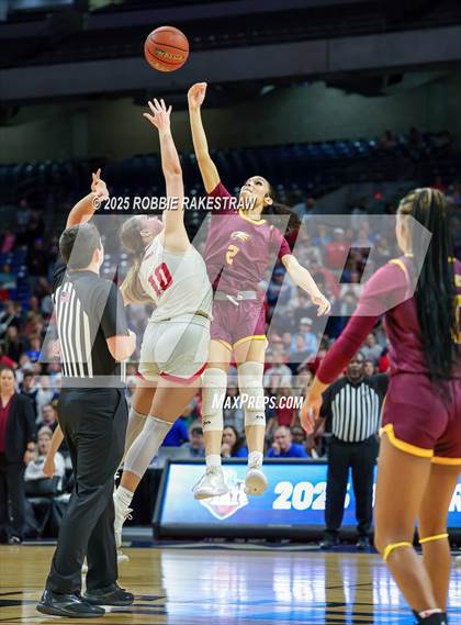 Thumbnail 2 in Fairfield vs. Jim Ned (UIL 3A Basketball Division I Final) photogallery.