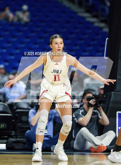 Thumbnail 3 in Fairfield vs. Jim Ned (UIL 3A Basketball Division I Final) photogallery.