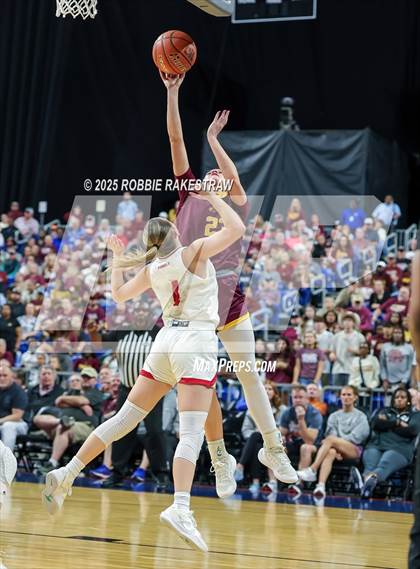 Thumbnail 2 in Fairfield vs. Jim Ned (UIL 3A Basketball Division I Final) photogallery.