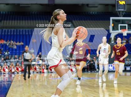 Thumbnail 2 in Fairfield vs. Jim Ned (UIL 3A Basketball Division I Final) photogallery.