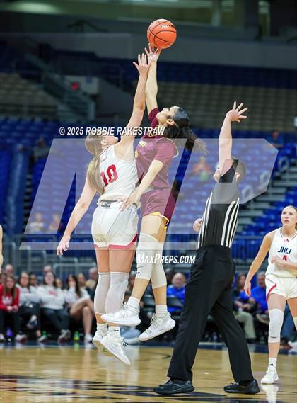 Thumbnail 3 in Fairfield vs. Jim Ned (UIL 3A Basketball Division I Final) photogallery.