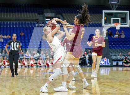 Thumbnail 2 in Fairfield vs. Jim Ned (UIL 3A Basketball Division I Final) photogallery.