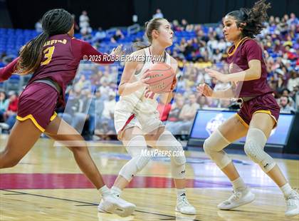 Thumbnail 2 in Fairfield vs. Jim Ned (UIL 3A Basketball Division I Final) photogallery.