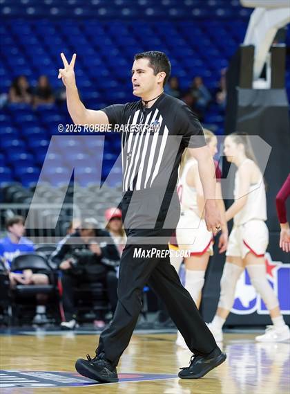 Thumbnail 2 in Fairfield vs. Jim Ned (UIL 3A Basketball Division I Final) photogallery.