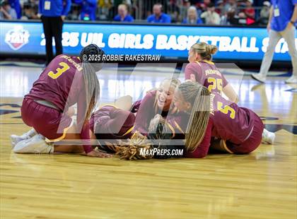 Thumbnail 3 in Fairfield vs. Jim Ned (UIL 3A Basketball Division I Final) photogallery.