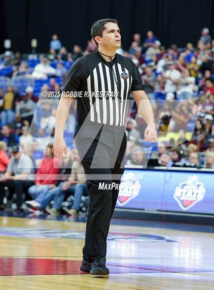 Thumbnail 3 in Fairfield vs. Jim Ned (UIL 3A Basketball Division I Final) photogallery.