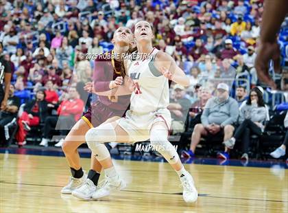 Thumbnail 2 in Fairfield vs. Jim Ned (UIL 3A Basketball Division I Final) photogallery.