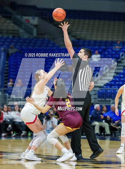 Thumbnail 1 in Fairfield vs. Jim Ned (UIL 3A Basketball Division I Final) photogallery.