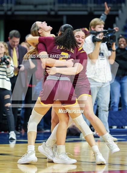 Thumbnail 3 in Fairfield vs. Jim Ned (UIL 3A Basketball Division I Final) photogallery.