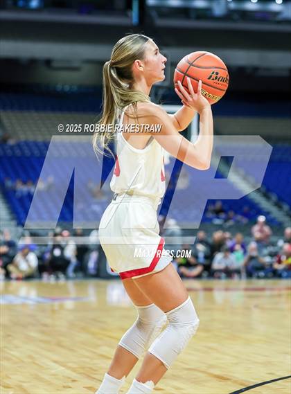 Thumbnail 2 in Fairfield vs. Jim Ned (UIL 3A Basketball Division I Final) photogallery.