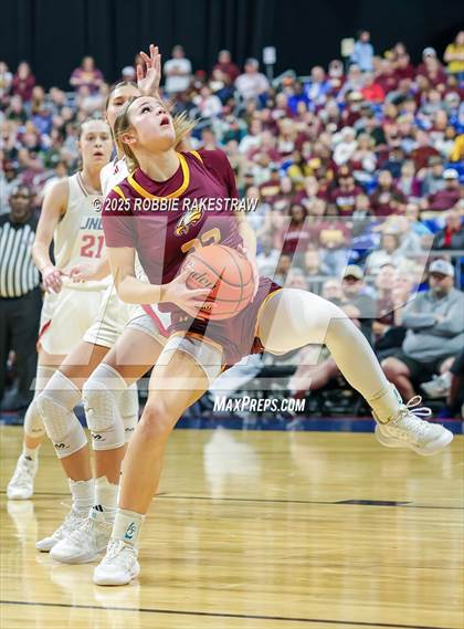 Thumbnail 2 in Fairfield vs. Jim Ned (UIL 3A Basketball Division I Final) photogallery.