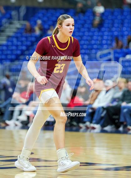 Thumbnail 2 in Fairfield vs. Jim Ned (UIL 3A Basketball Division I Final) photogallery.