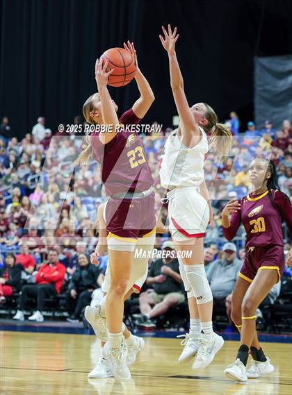 Thumbnail 2 in Fairfield vs. Jim Ned (UIL 3A Basketball Division I Final) photogallery.