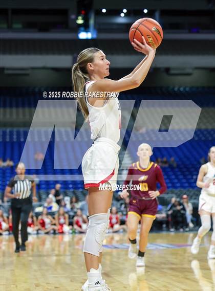 Thumbnail 3 in Fairfield vs. Jim Ned (UIL 3A Basketball Division I Final) photogallery.
