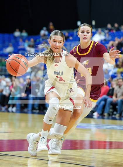 Thumbnail 3 in Fairfield vs. Jim Ned (UIL 3A Basketball Division I Final) photogallery.