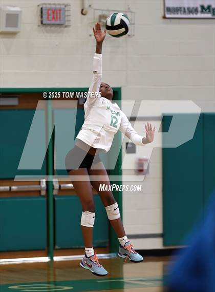 Thumbnail 2 in Hough @ Myers Park photogallery.