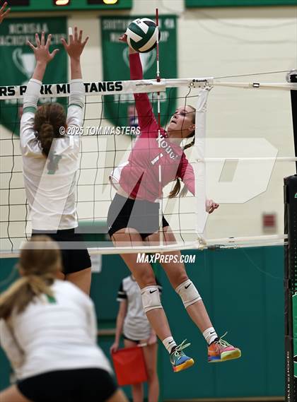 Thumbnail 2 in Hough @ Myers Park photogallery.
