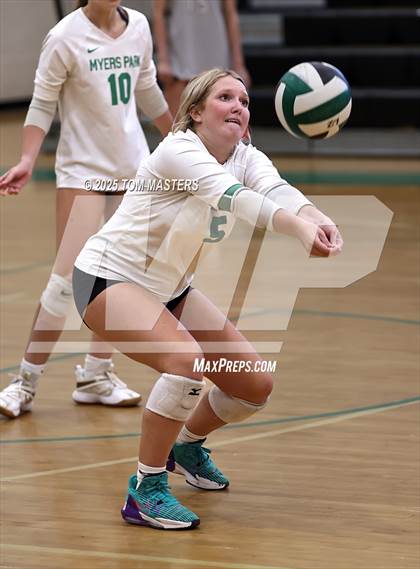 Thumbnail 3 in Hough @ Myers Park photogallery.