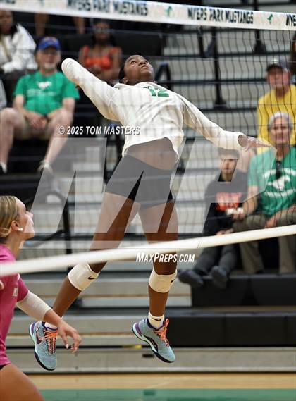 Thumbnail 1 in Hough @ Myers Park photogallery.