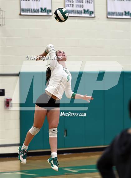 Thumbnail 2 in Hough @ Myers Park photogallery.