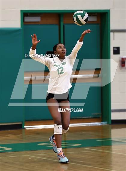 Thumbnail 3 in Hough @ Myers Park photogallery.