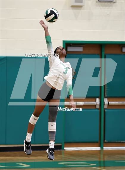 Thumbnail 3 in Hough @ Myers Park photogallery.
