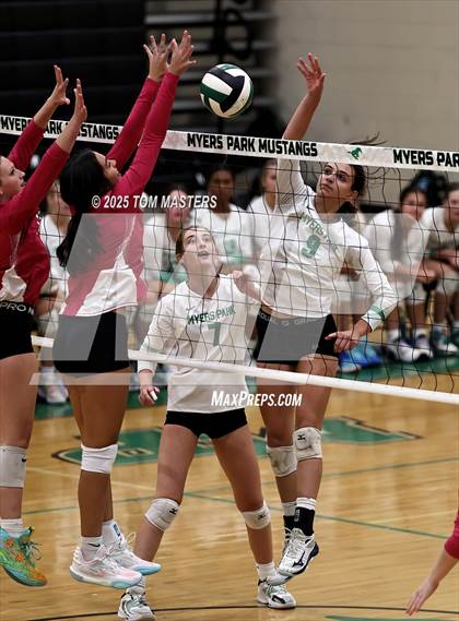 Thumbnail 2 in Hough @ Myers Park photogallery.