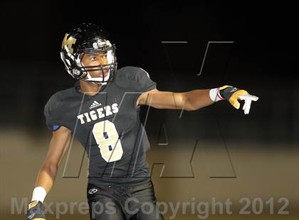 Thumbnail 1 in DeSoto @ Mansfield photogallery.