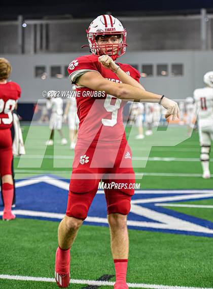 Thumbnail 1 in Glen Rose vs. Carthage (UIL 4A DII State Semifinal) photogallery.