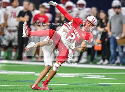 Thumbnail 2 in Glen Rose vs. Carthage (UIL 4A DII State Semifinal) photogallery.