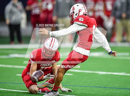 Thumbnail 2 in Glen Rose vs. Carthage (UIL 4A DII State Semifinal) photogallery.