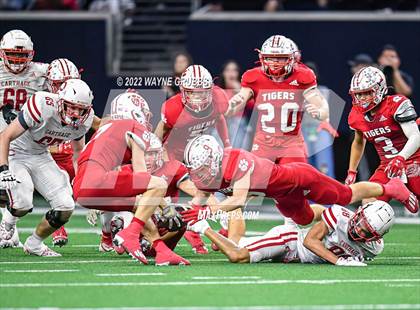Thumbnail 2 in Glen Rose vs. Carthage (UIL 4A DII State Semifinal) photogallery.