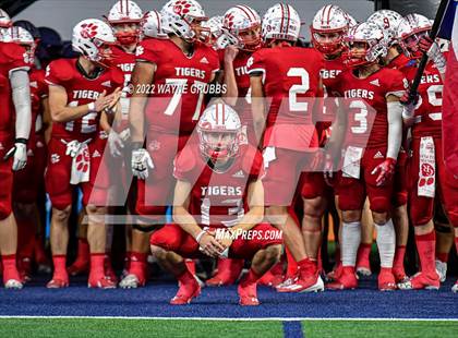 Thumbnail 1 in Glen Rose vs. Carthage (UIL 4A DII State Semifinal) photogallery.
