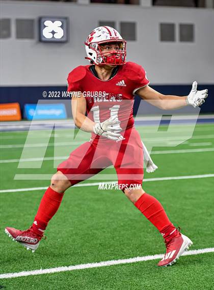 Thumbnail 3 in Glen Rose vs. Carthage (UIL 4A DII State Semifinal) photogallery.