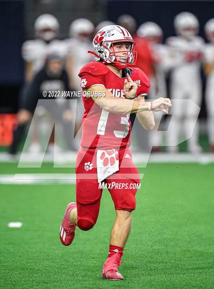Thumbnail 3 in Glen Rose vs. Carthage (UIL 4A DII State Semifinal) photogallery.