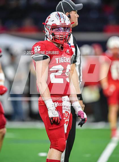Thumbnail 2 in Glen Rose vs. Carthage (UIL 4A DII State Semifinal) photogallery.