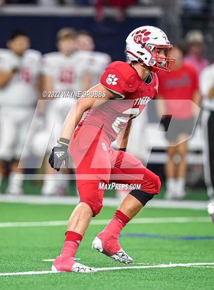 Thumbnail 3 in Glen Rose vs. Carthage (UIL 4A DII State Semifinal) photogallery.