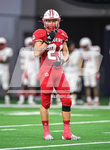 Thumbnail 3 in Glen Rose vs. Carthage (UIL 4A DII State Semifinal) photogallery.