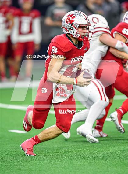 Thumbnail 1 in Glen Rose vs. Carthage (UIL 4A DII State Semifinal) photogallery.