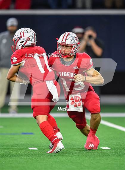 Thumbnail 1 in Glen Rose vs. Carthage (UIL 4A DII State Semifinal) photogallery.