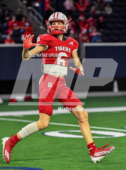 Thumbnail 3 in Glen Rose vs. Carthage (UIL 4A DII State Semifinal) photogallery.